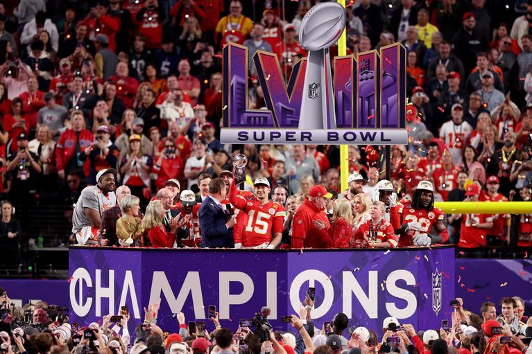 Mahomes raising Lombardi Trophy