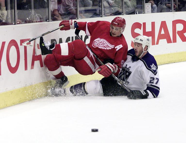23 Apr 2001: Sergei Fedorov #91 of the Detroit Red Wings and Glen Murray #27 of the Los Angeles Kings