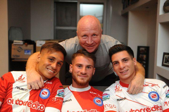 Carlos Mac Allister with his sons:  Kevin, Alexis ans Francis